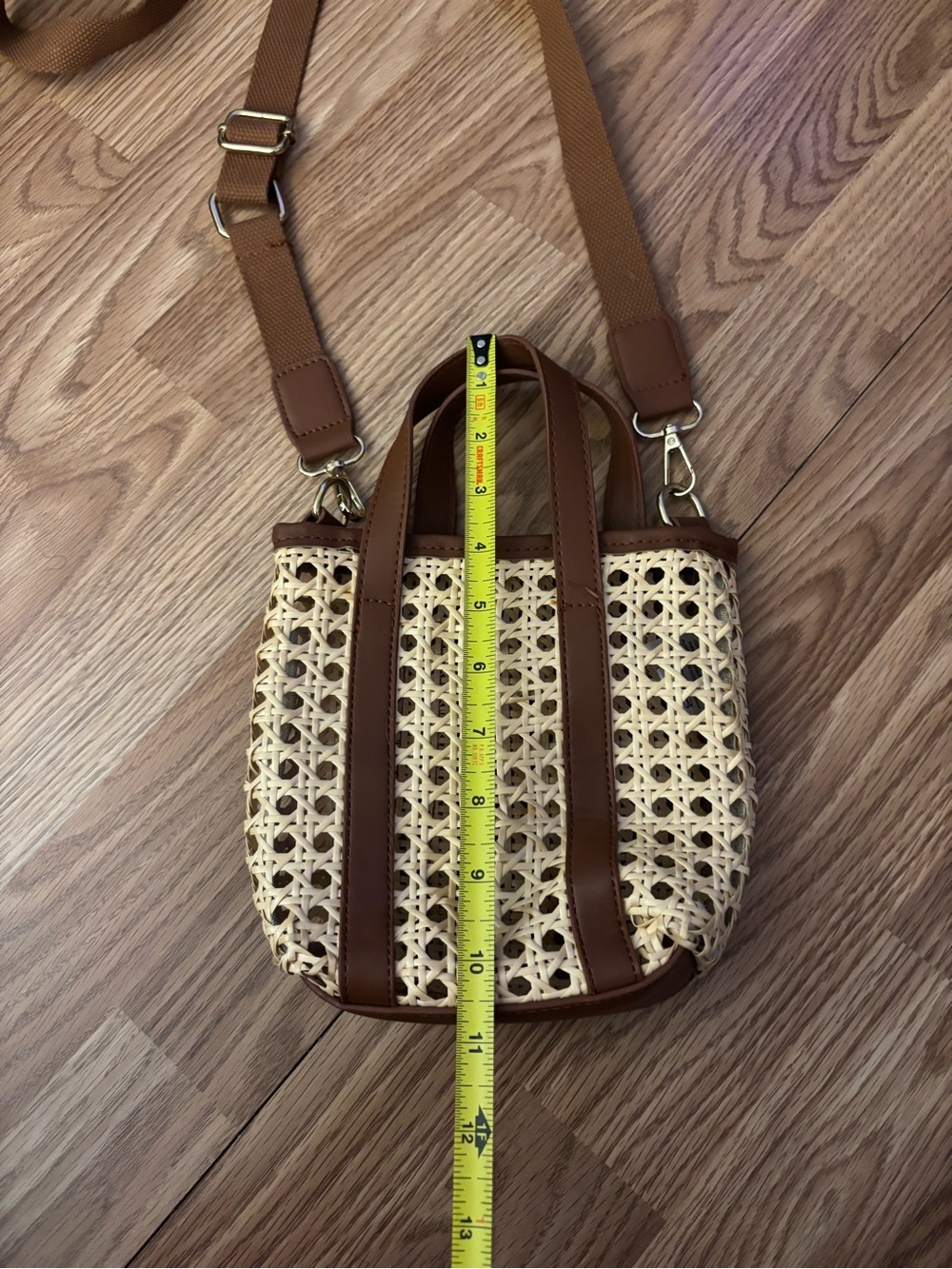 Woven Straw Crossbody Bag - Picture 4 of 5